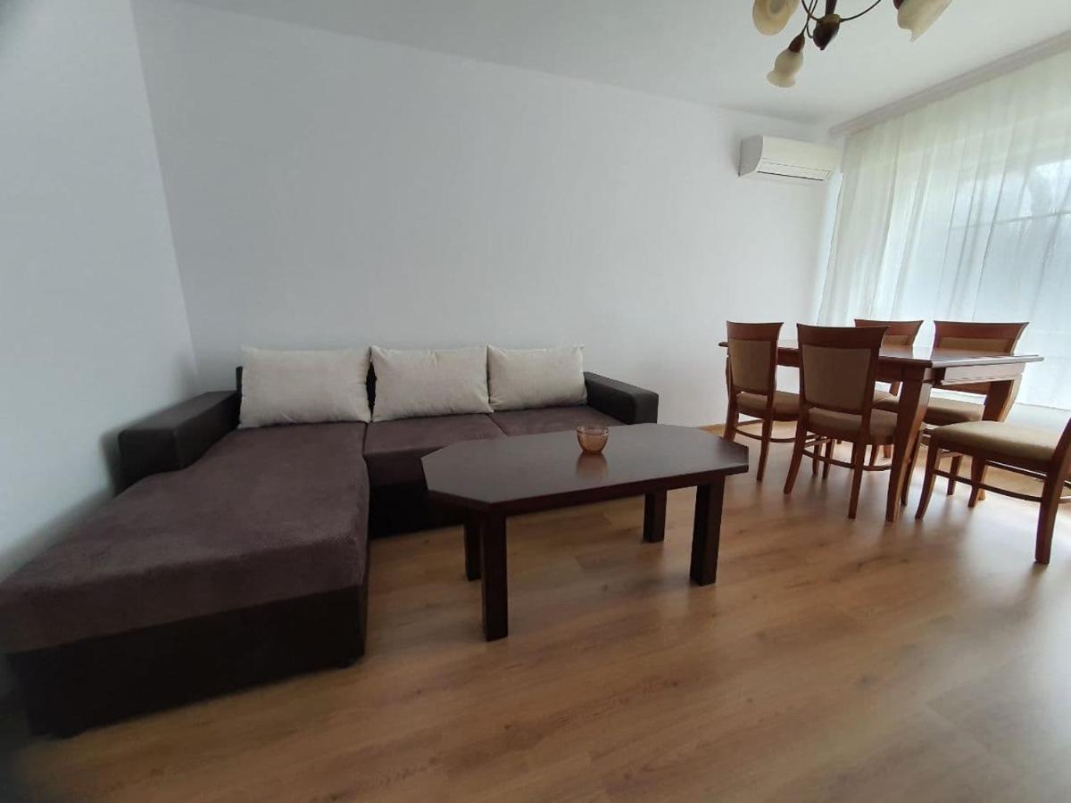Апртамент Чайка Бл.17 Varna Buitenkant foto