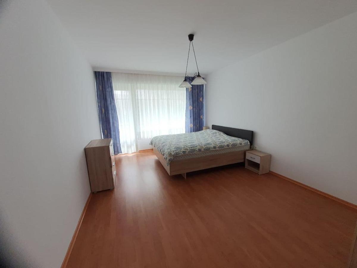 Апртамент Чайка Бл.17 Varna Buitenkant foto